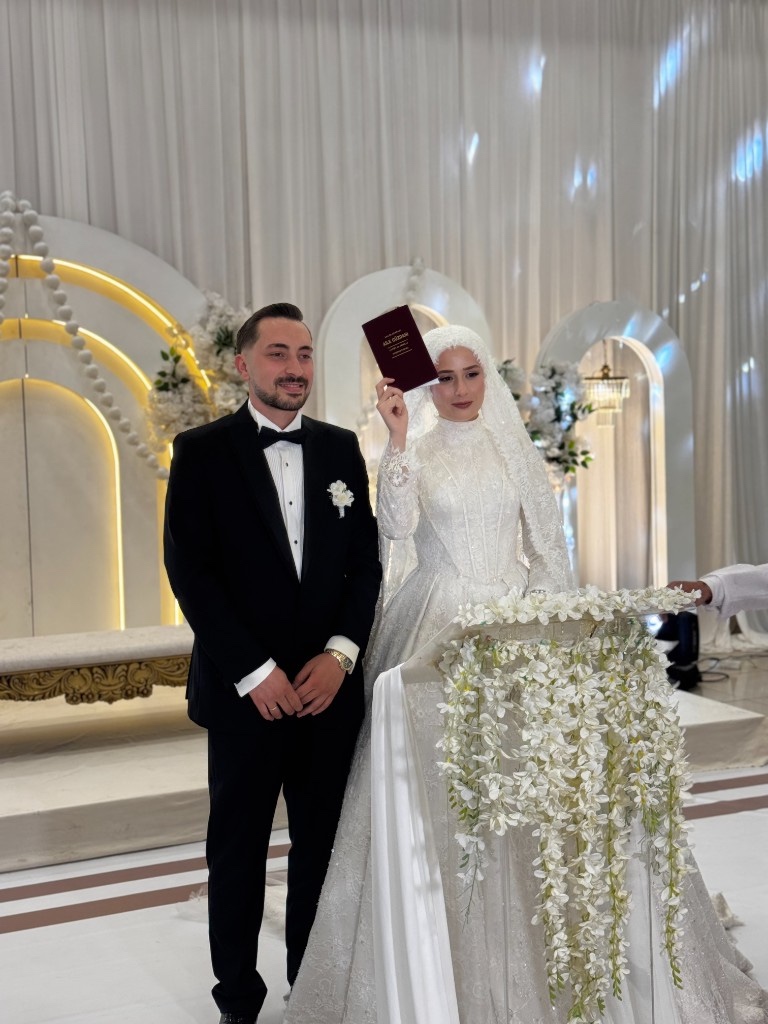 İsimsiz Misafir — düğün anısı